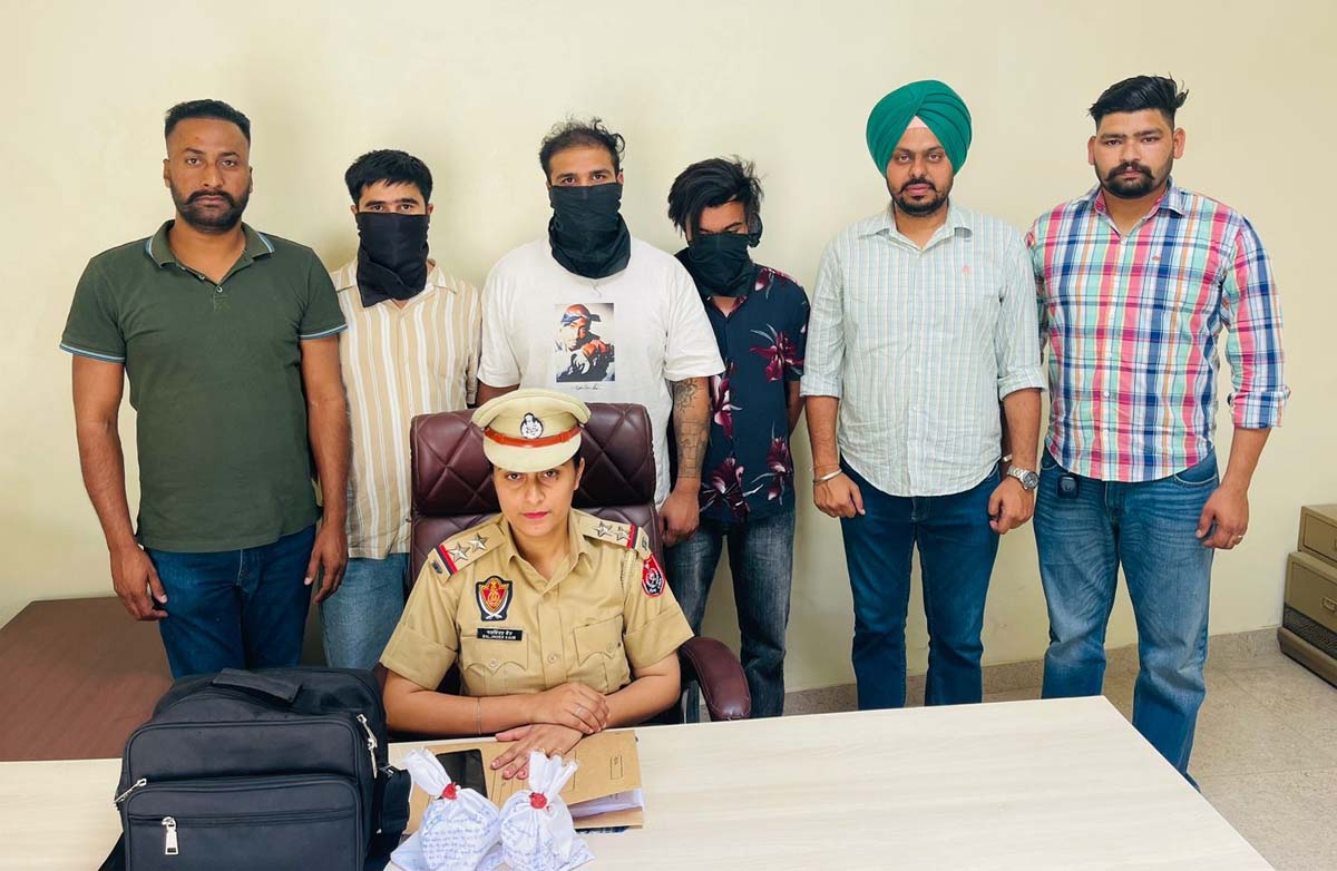 50 ग्राम कोकीन और 5 ग्राम आइस के साथ तीन लोग गिरफ्तार